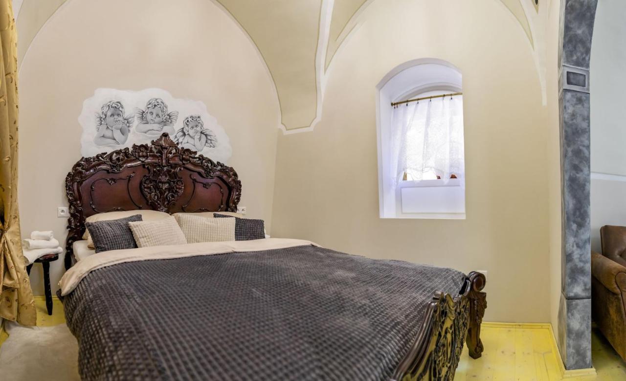 Apartman Charlotte V Dome So Studnou Na Streche Банска-Штьявница Экстерьер фото