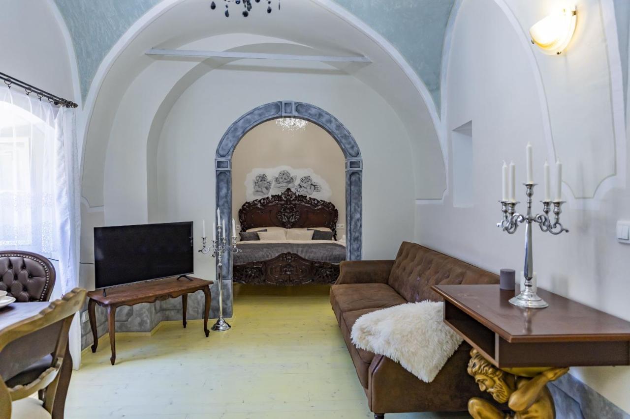 Apartman Charlotte V Dome So Studnou Na Streche Банска-Штьявница Экстерьер фото